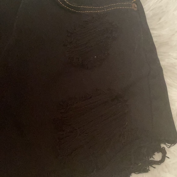 Levi’s Vintage White Label/Tag Repurposed Black Distressed Denim Shorts - Picture 12 of 15